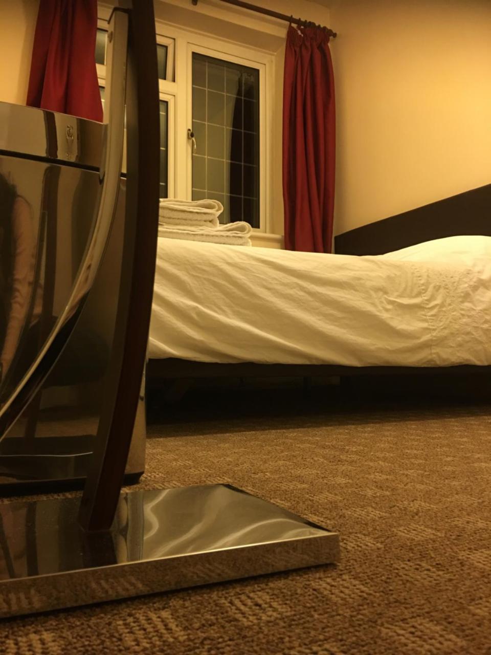 Bianca'S House Hotel Heathrow Airport Слау Экстерьер фото